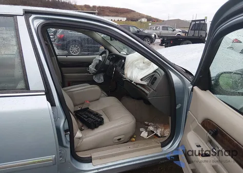 2010 Mercury Grand Marquis Ls (Fleet Only) from USA, damaged, VIN 2MEBM7FV4AX631800